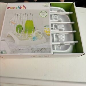 Munchkin fold drying rack